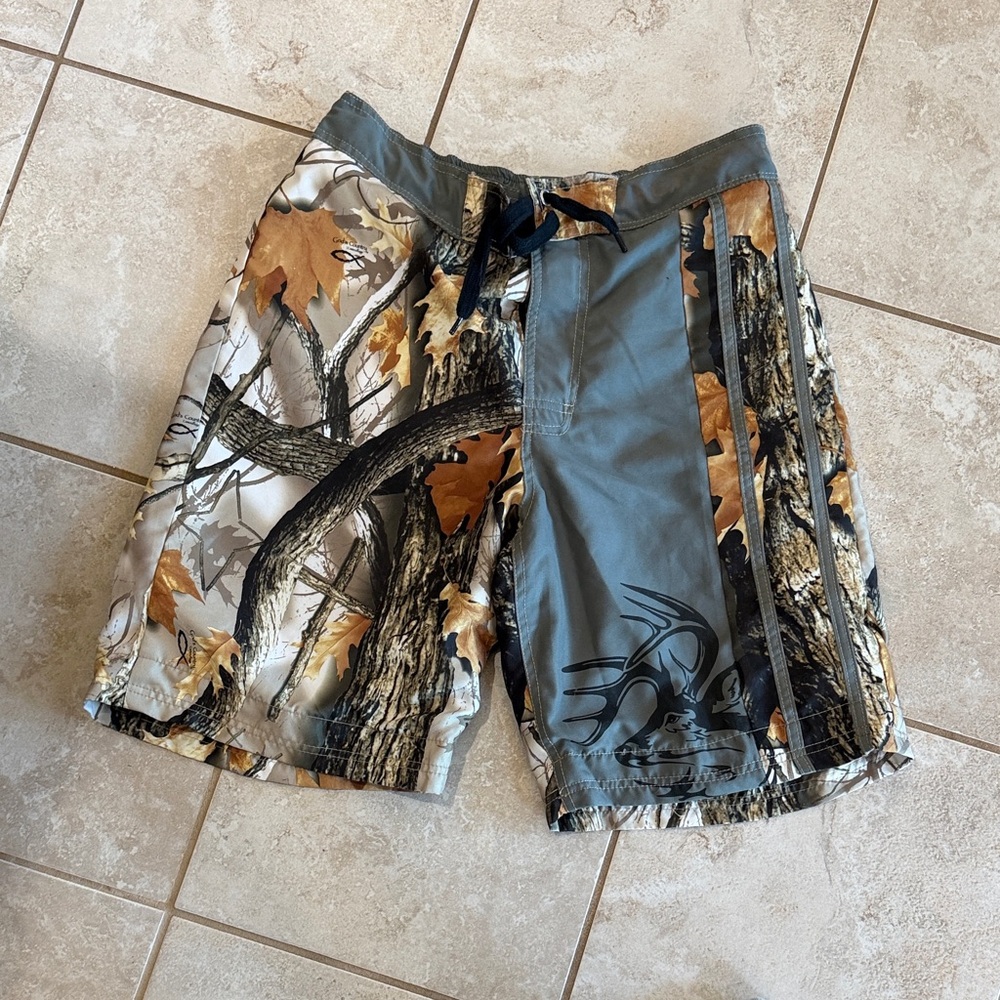 Legendary Whitetails Men's Camo & Gray Swim Board Shorts